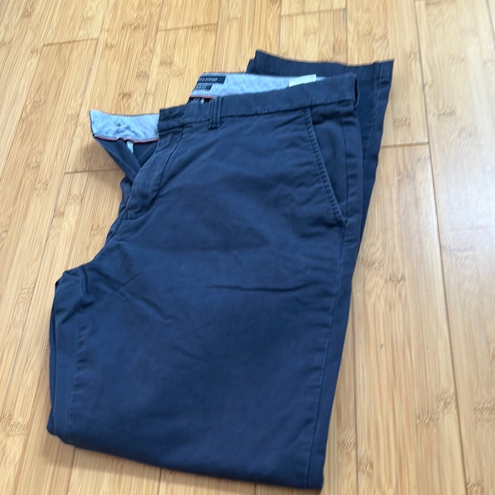 Tommy Hilfiger Men’s Chino
